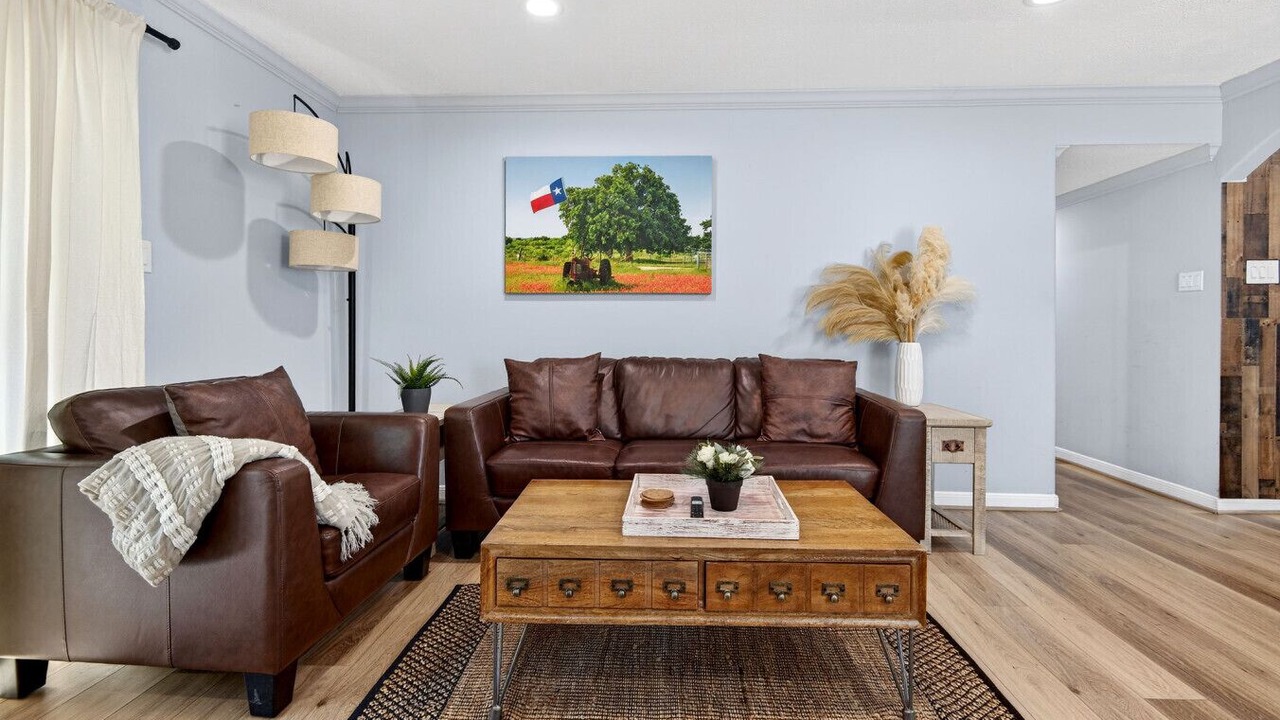 Photo of Livingroom in Grogan's Mill
