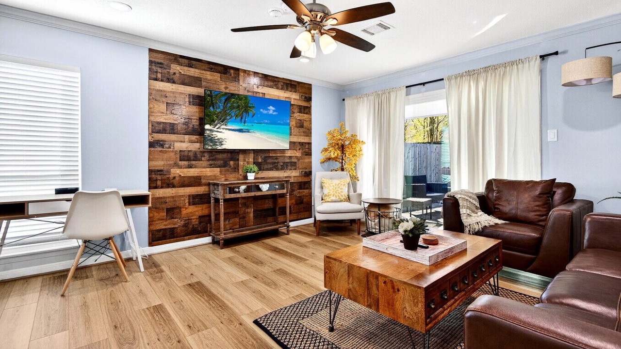 Photo of Livingroom in Grogan's Mill