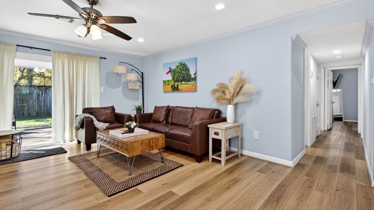 Photo of Livingroom in Grogan's Mill