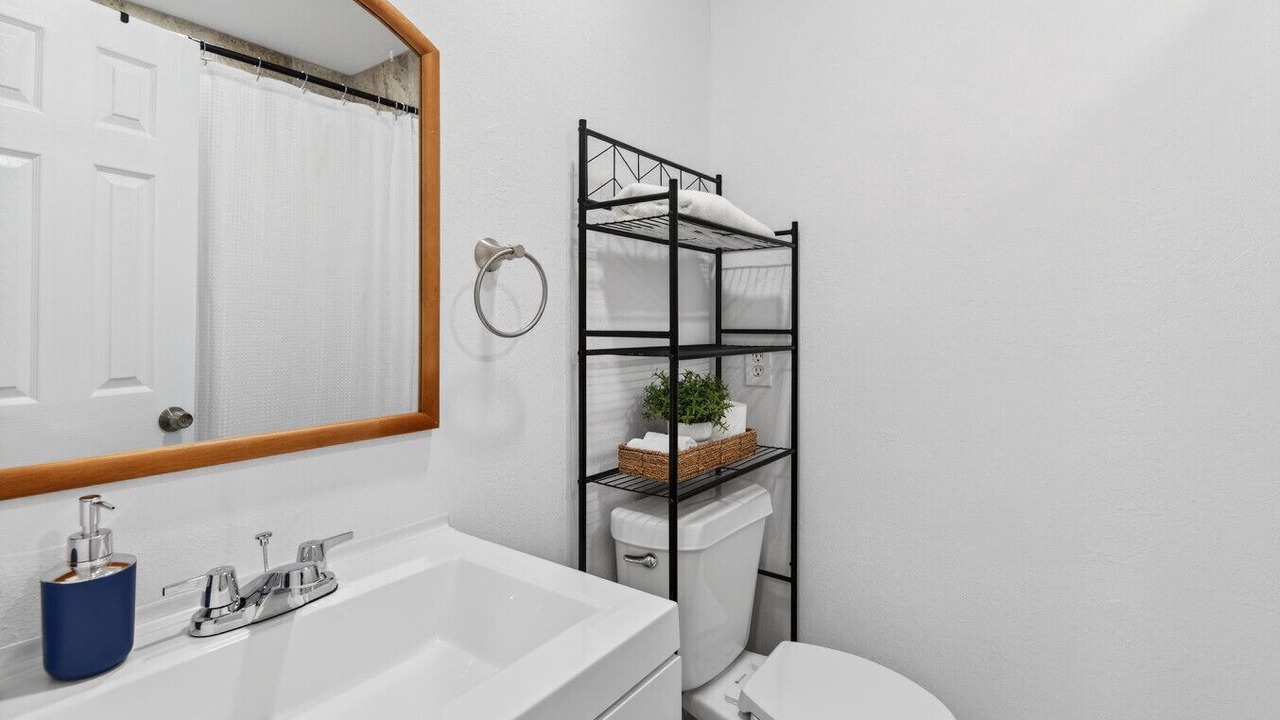 Photo of Bathroom in Grogan's Mill