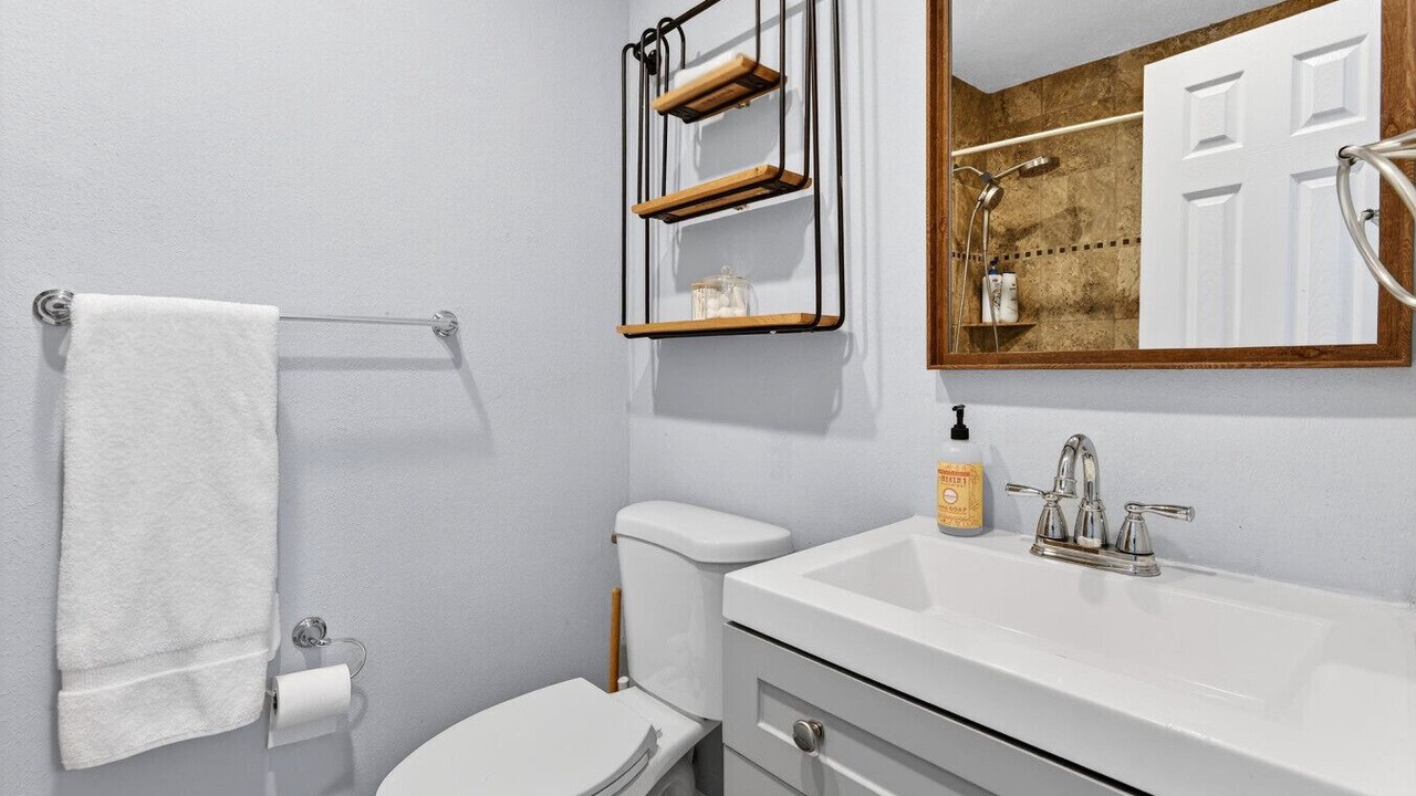 Photo of Bathroom in Grogan's Mill