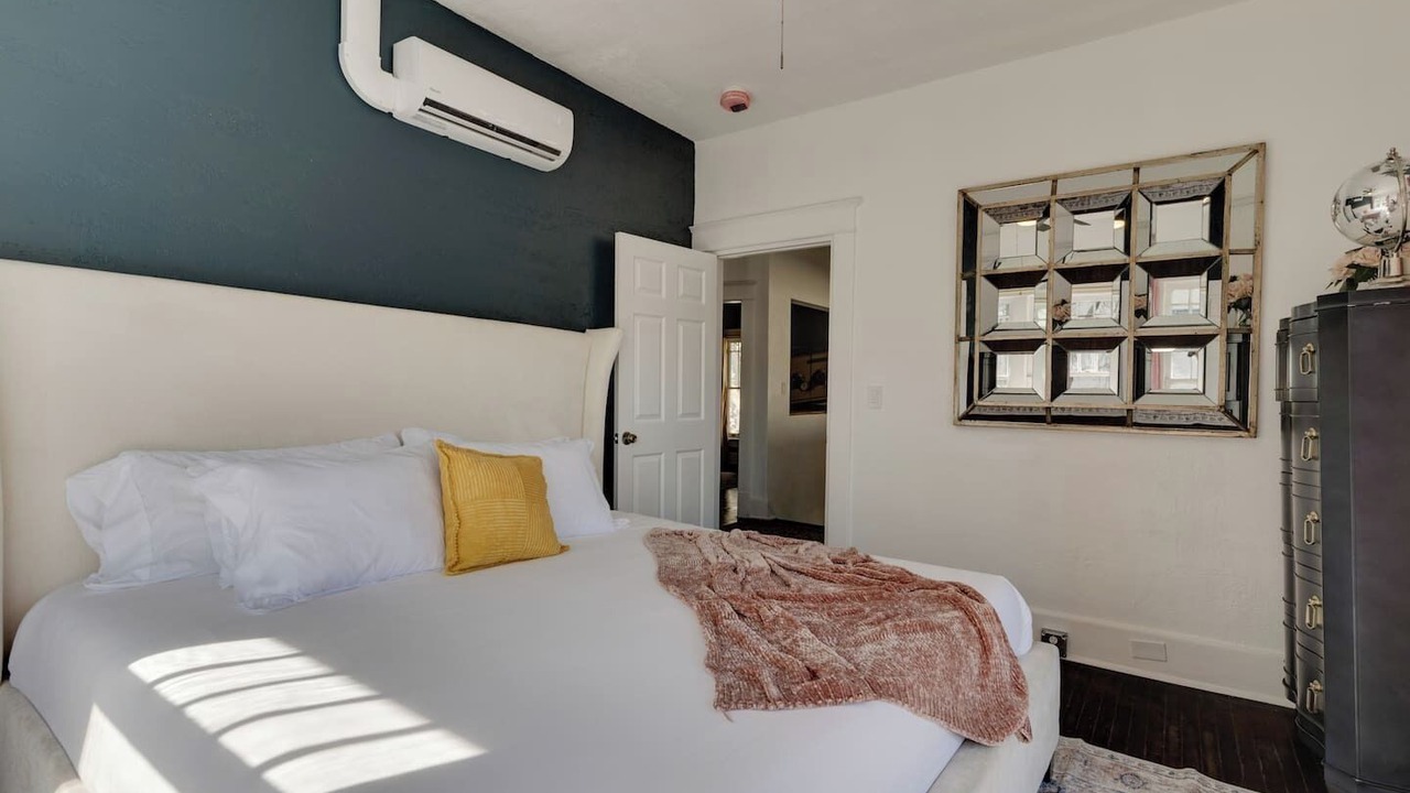 Photo of Bedroom in Hillsboro Village
