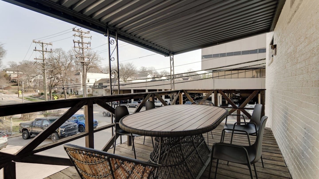 Photo of Outdoor in Hillsboro Village