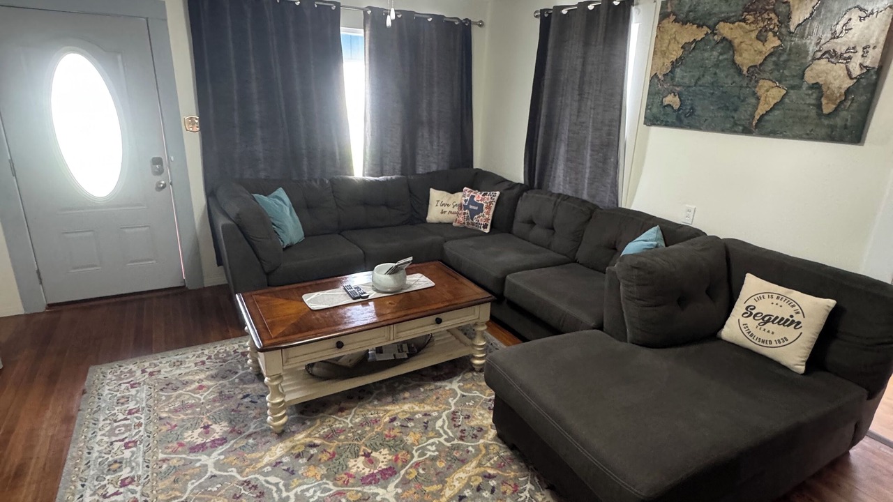 Photo of Livingroom in Geronimo