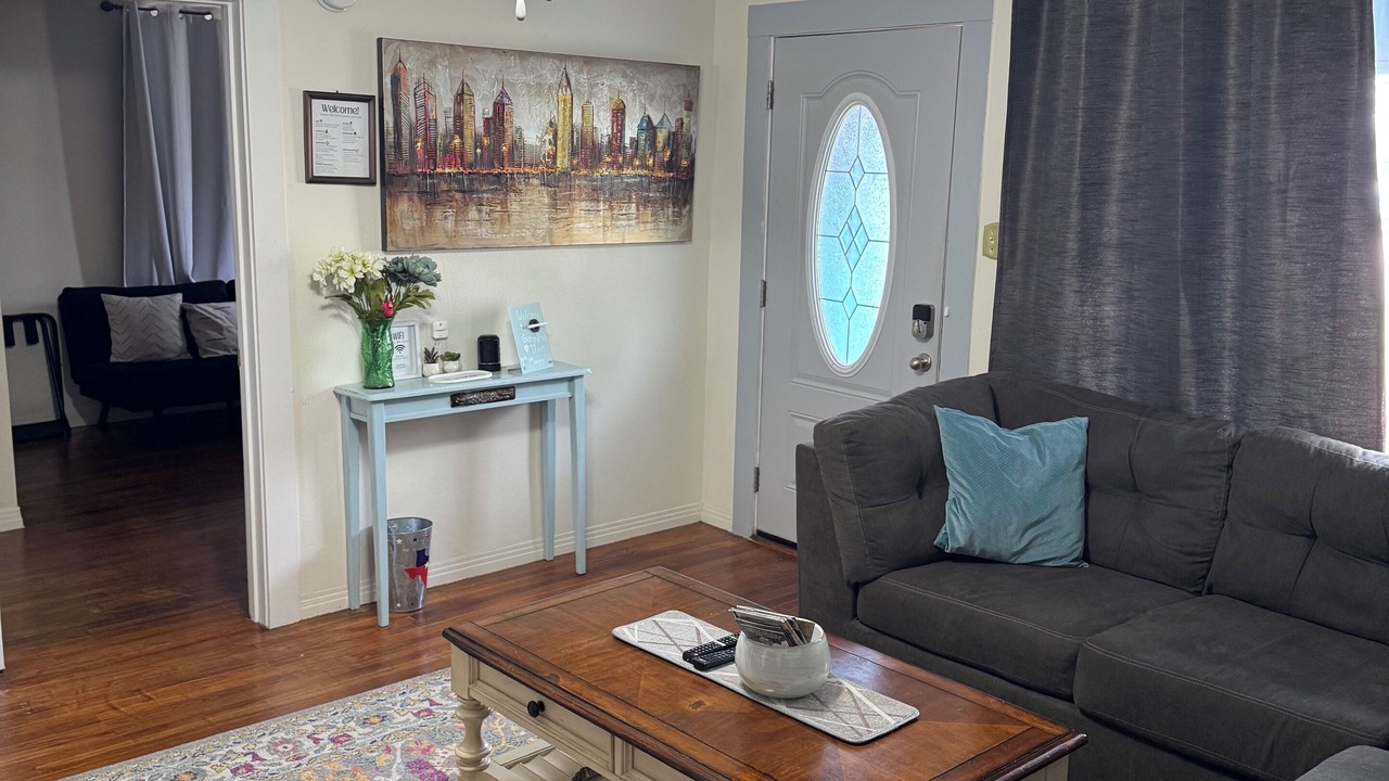 Photo of Livingroom in Geronimo