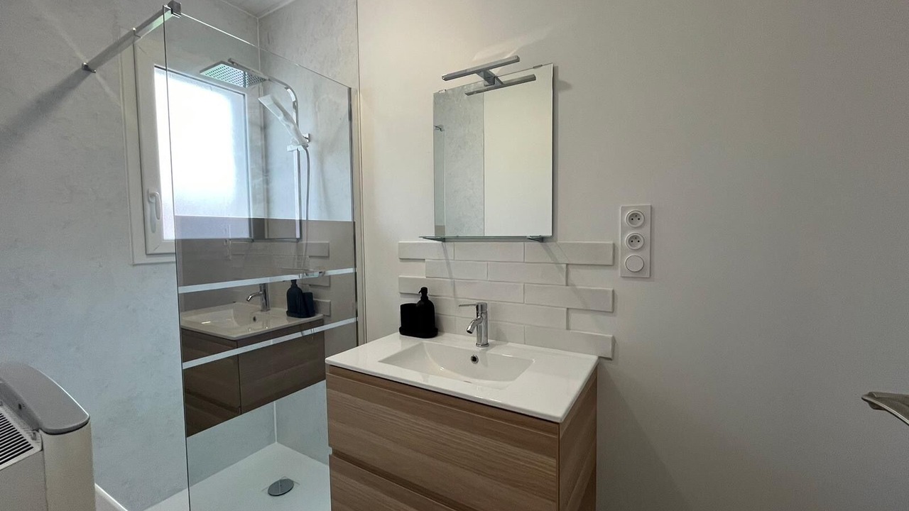 Photo of Bathroom in La Roche-sur-Yon