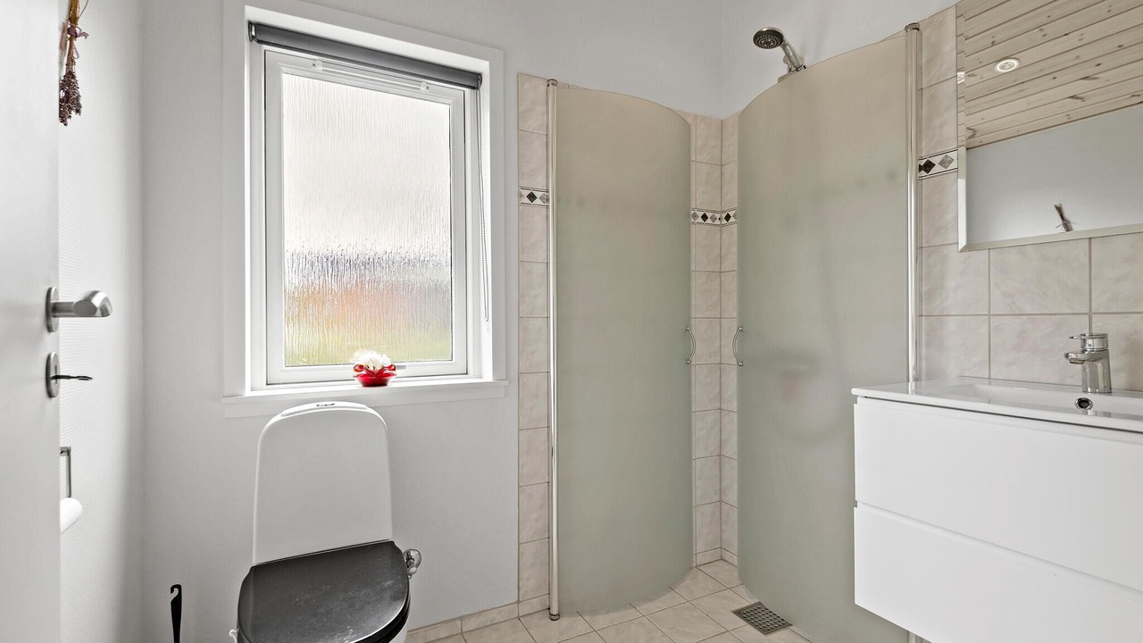 Photo of Bathroom in Skaven Strand
