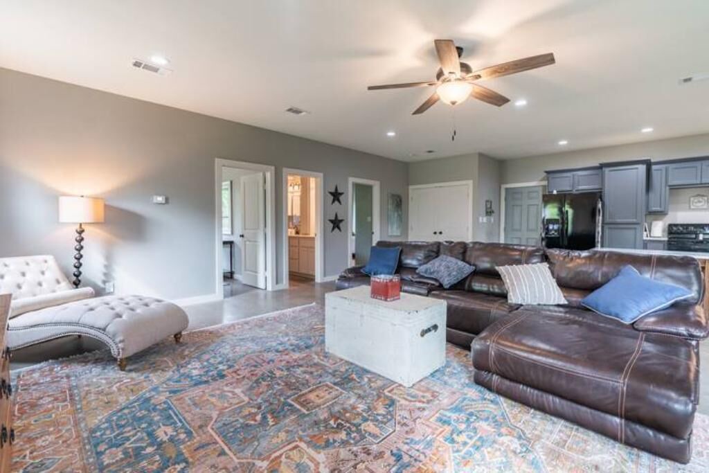 Photo of Livingroom in Klondike