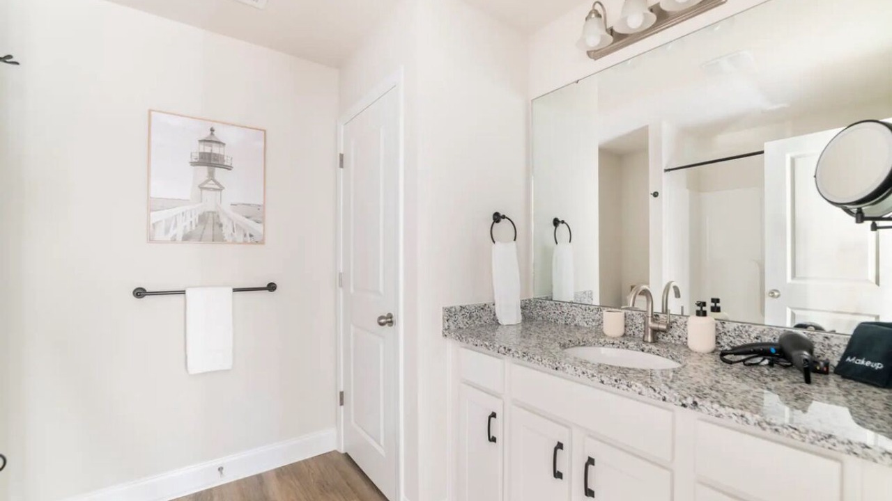 Photo of Bathroom in Oriental