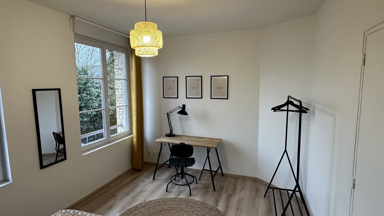 Photo of Bedroom in Saint-Pierre-les-Elbeuf