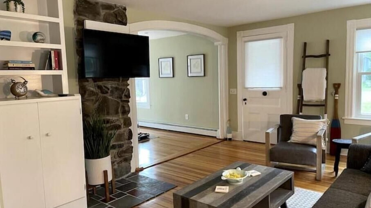Photo of Livingroom in Shoreby Hill