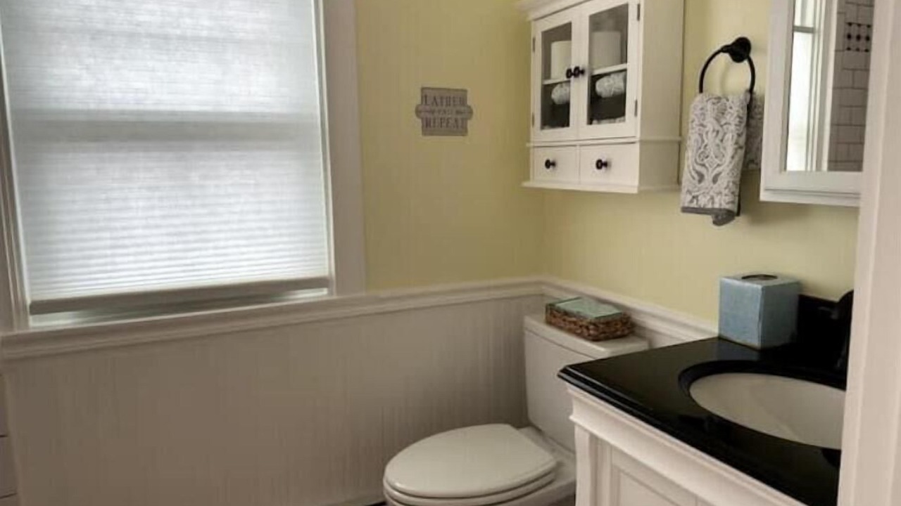 Photo of Bathroom in Shoreby Hill
