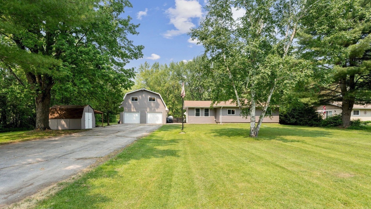 Photo of Outdoor in Sebright