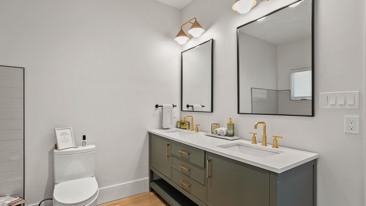 Photo of Bathroom in Dysart et al