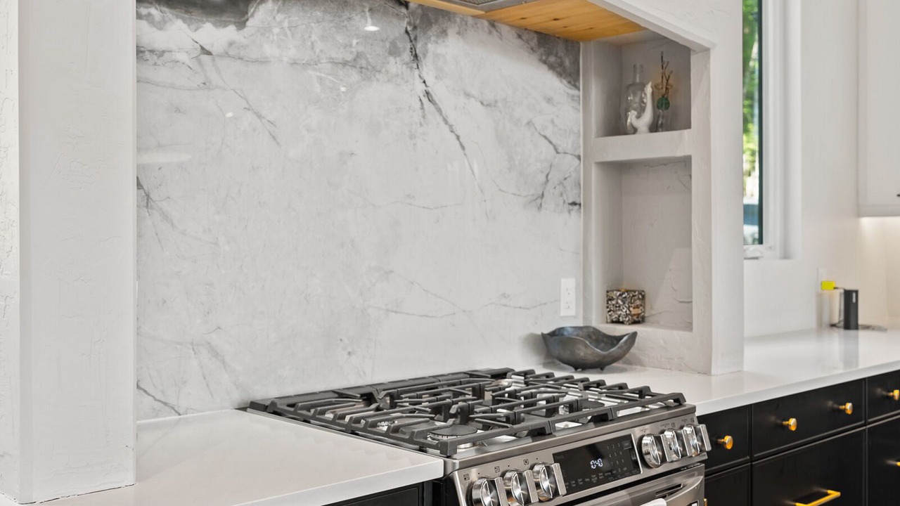 Photo of Kitchen in Dysart et al
