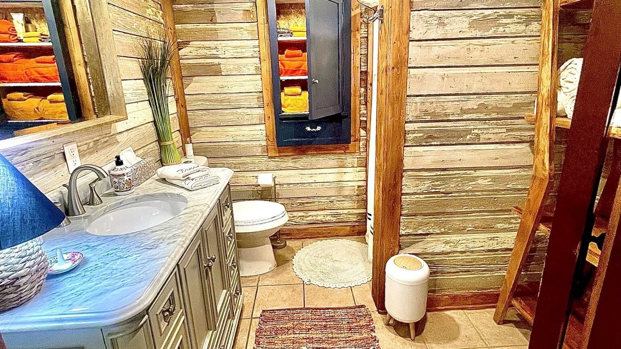 Photo of Bathroom in Hico