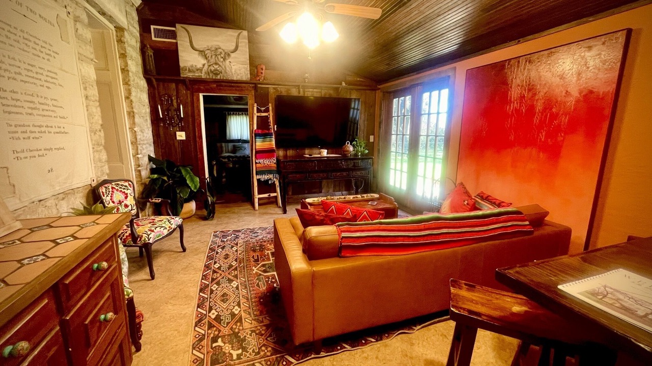 Photo of Livingroom in Hico