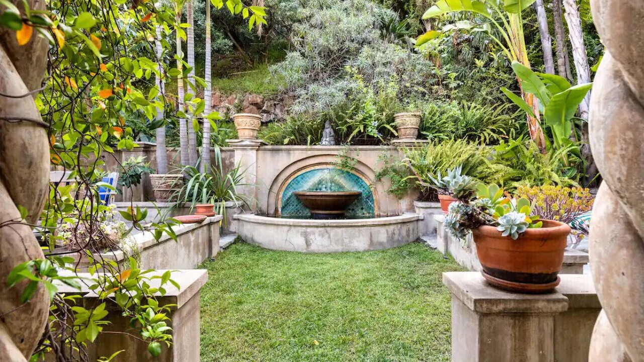 Photo of Outdoor in Hollywood Hills West