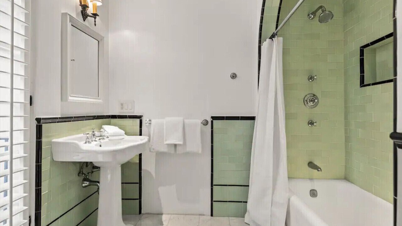 Photo of Bathroom in Hollywood Hills West