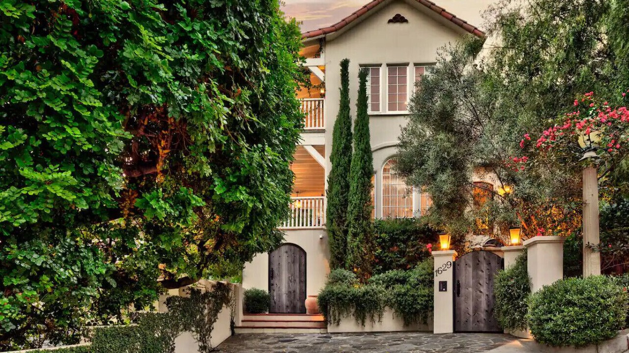 Photo of Outdoor in Hollywood Hills West