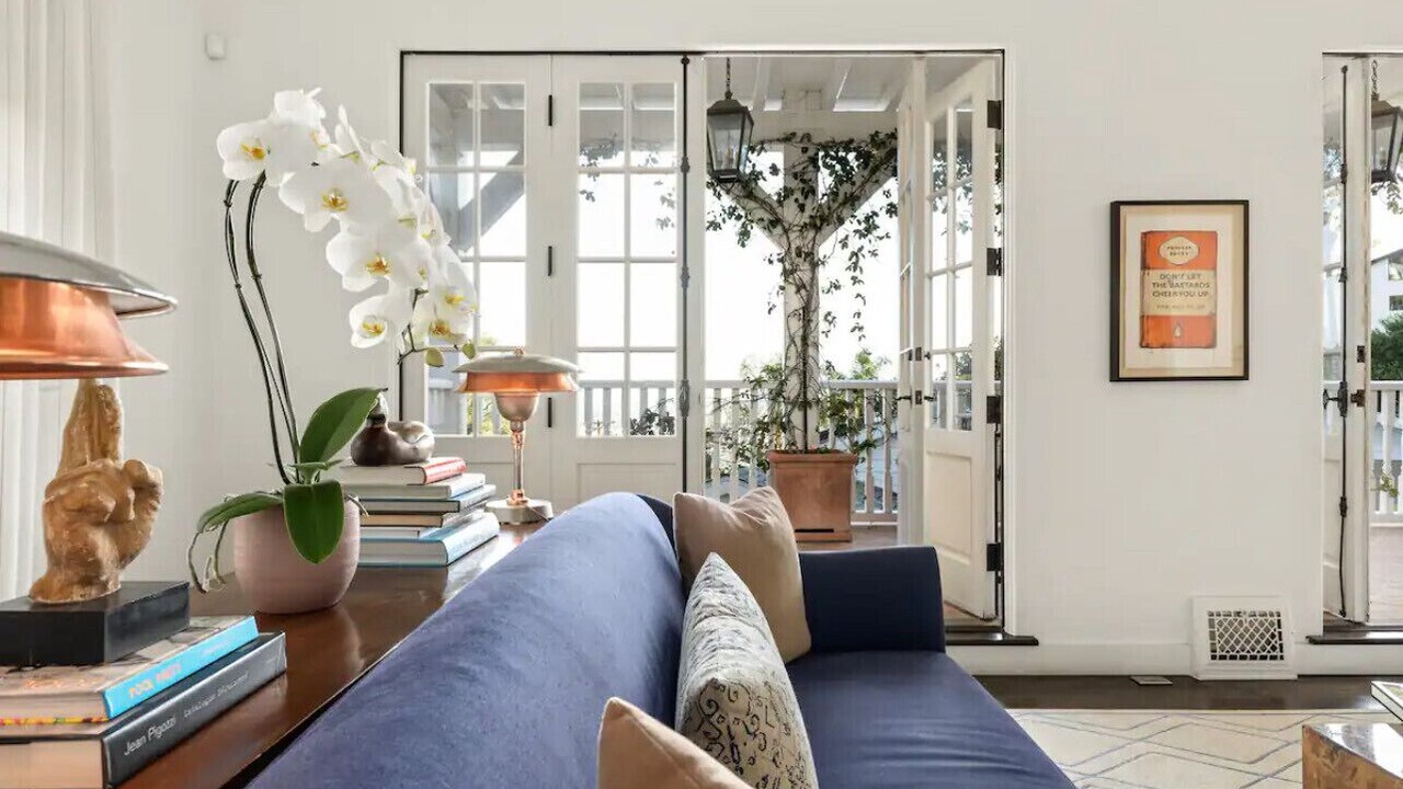 Photo of Livingroom in Hollywood Hills West