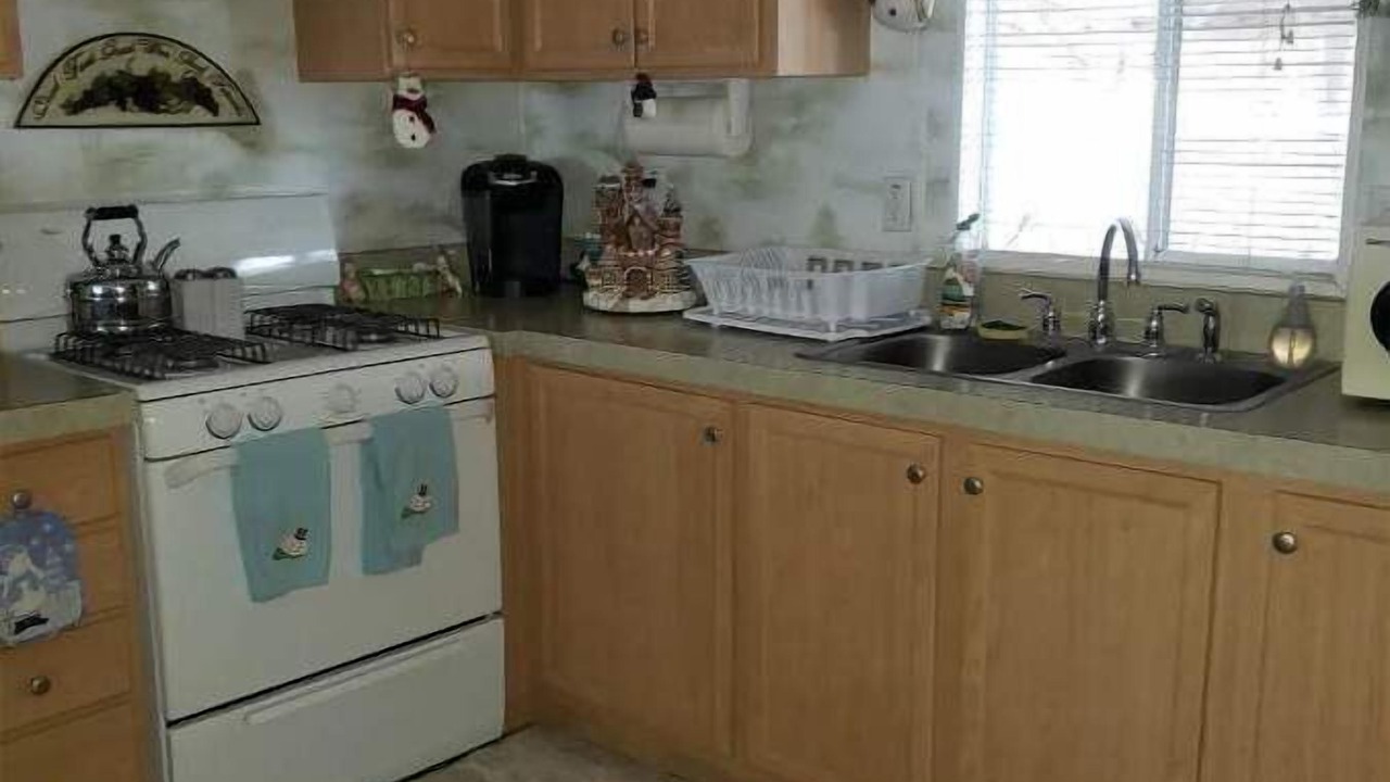 Photo of Kitchen in Newberry Springs