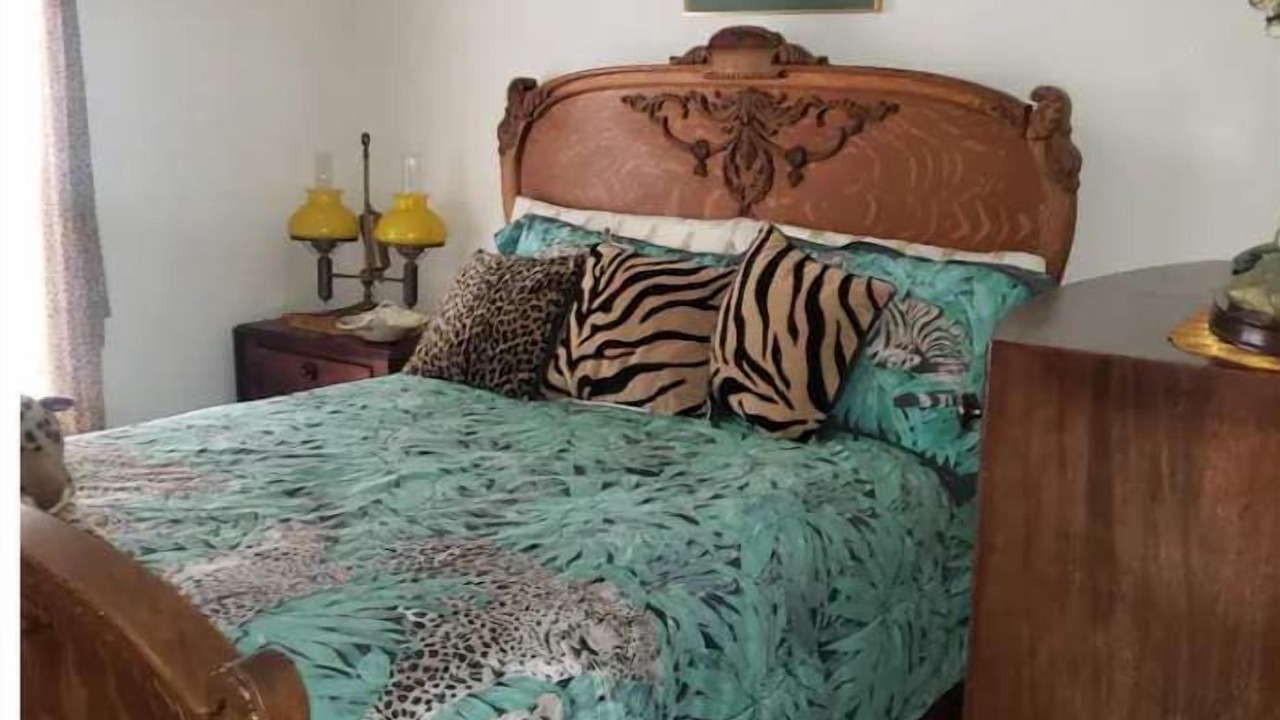 Photo of Bedroom in Newberry Springs