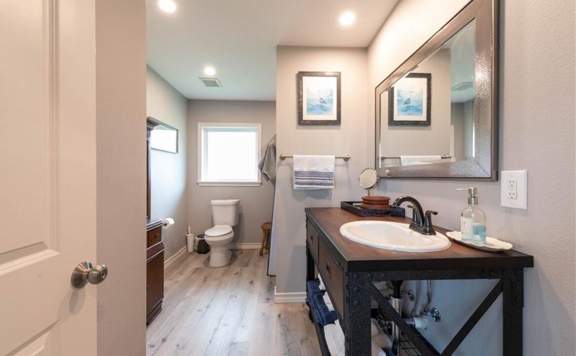Photo of Bathroom in Lakeside