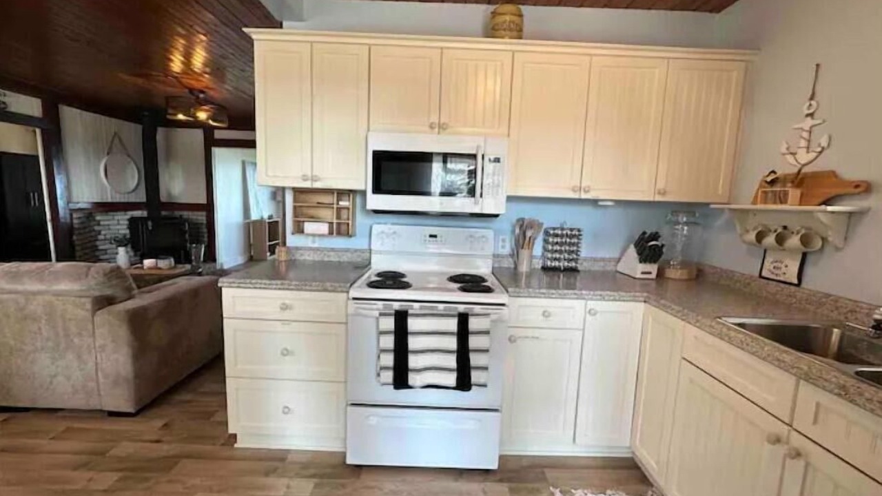 Photo of Kitchen in Leamington