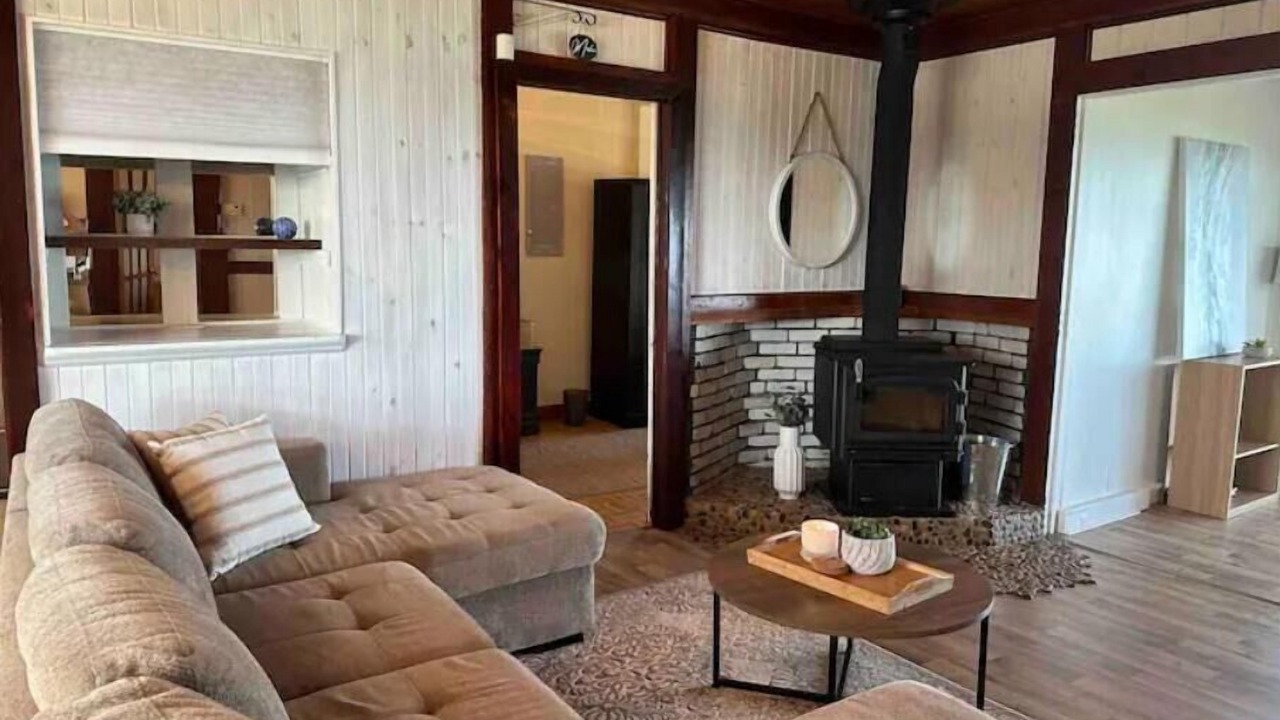 Photo of Livingroom in Leamington
