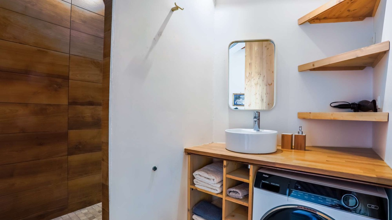 Photo of Bathroom in Griffon - Royale
