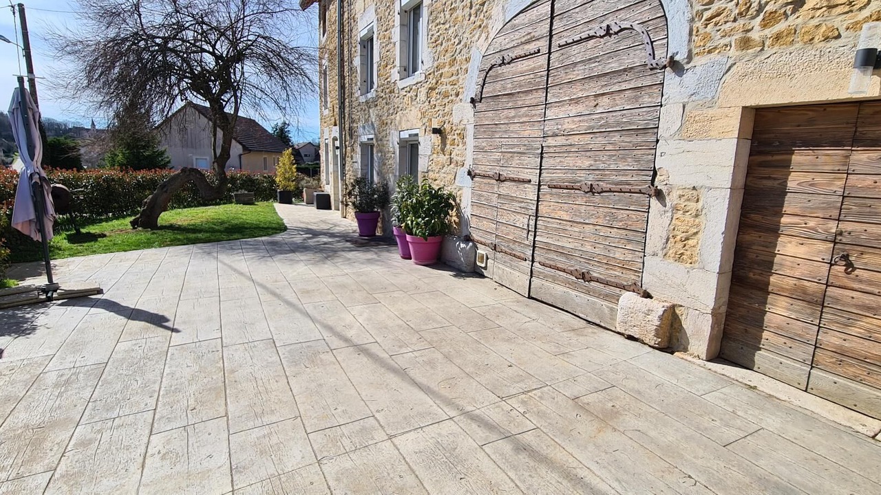 Photo of Outdoor in Mantry