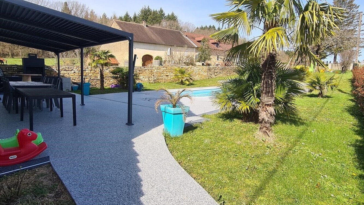 Photo of Outdoor in Mantry