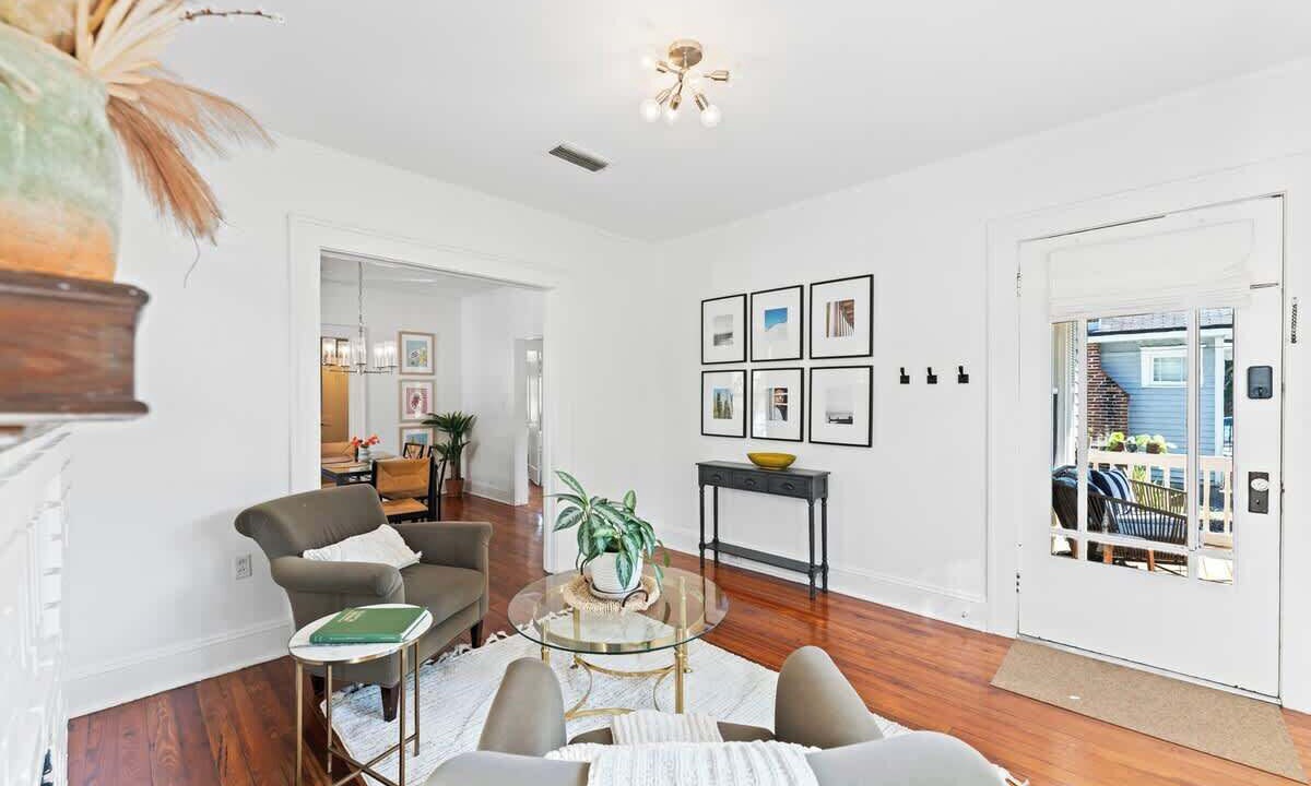 Photo of Livingroom in Fairfax