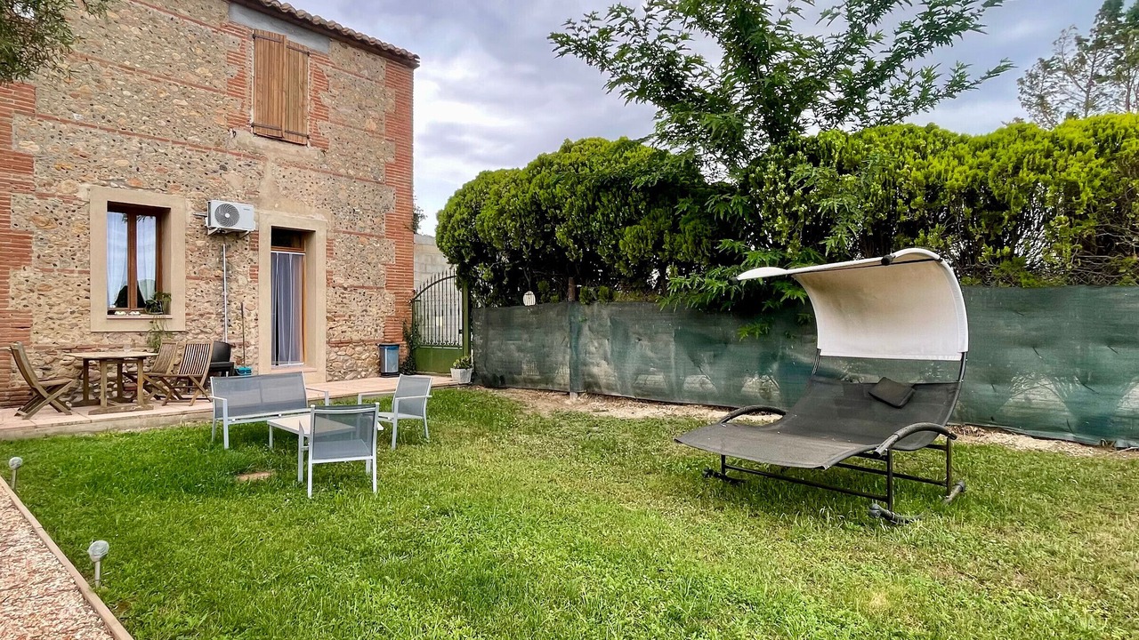 Photo of Outdoor in Pia