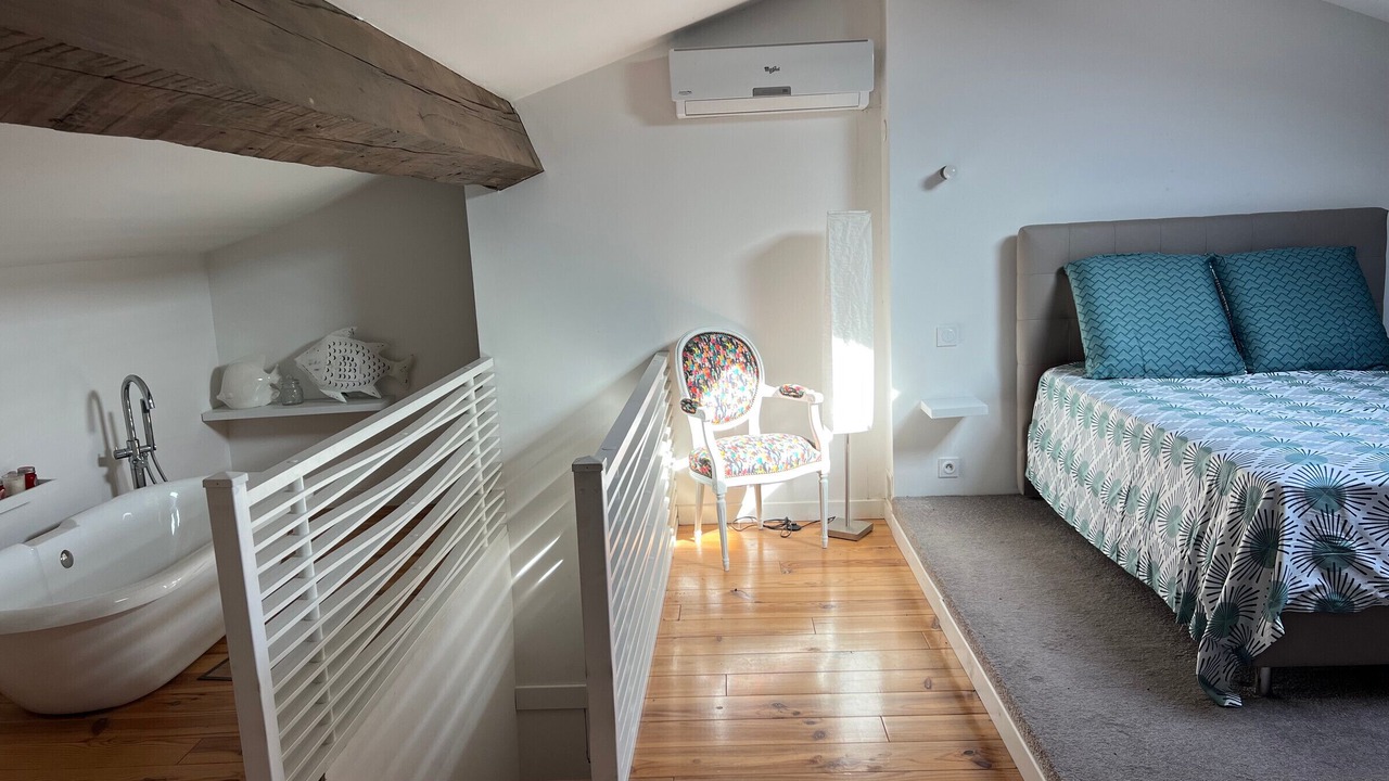Photo of Bedroom in Pia