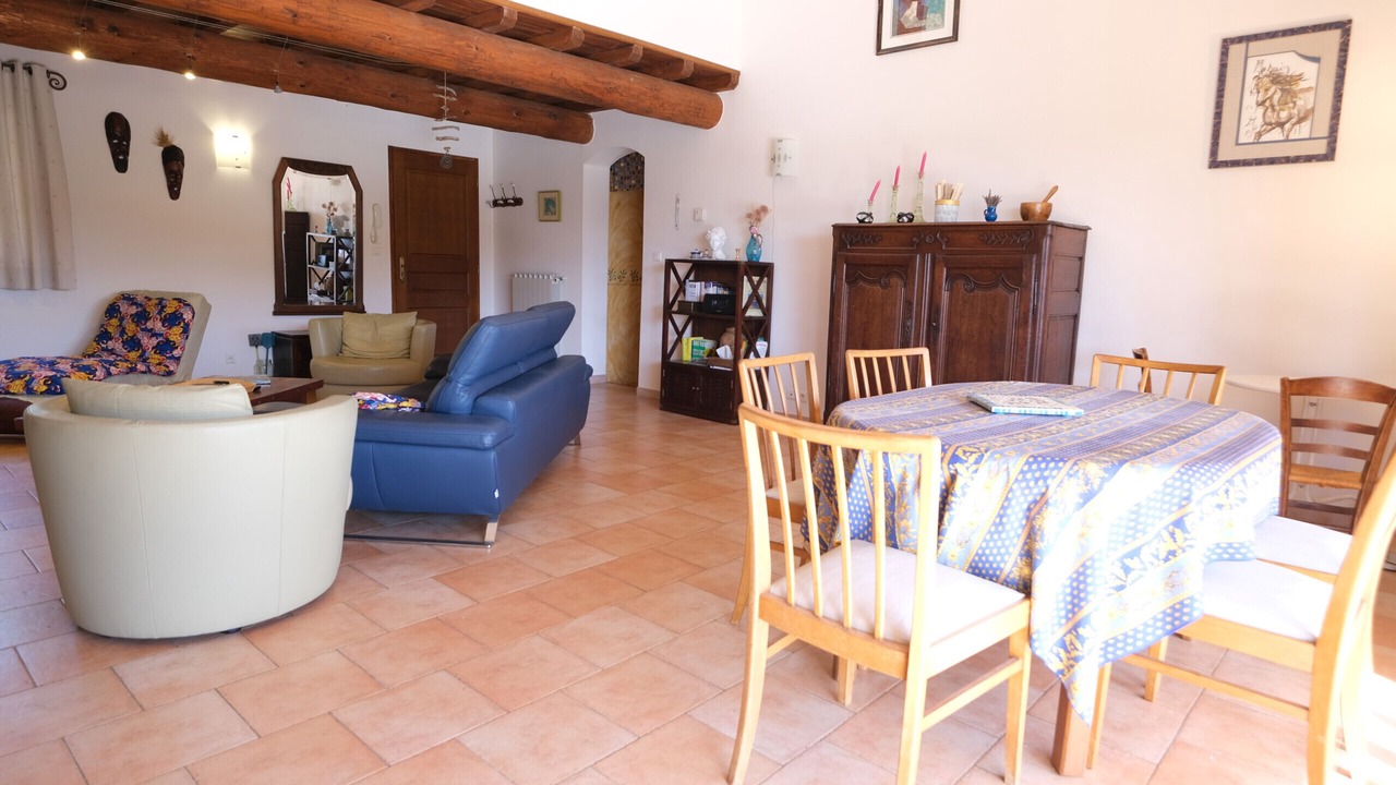 Photo of Livingroom in Aureille