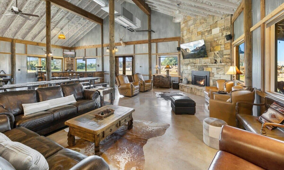 Photo of Livingroom in Burnet