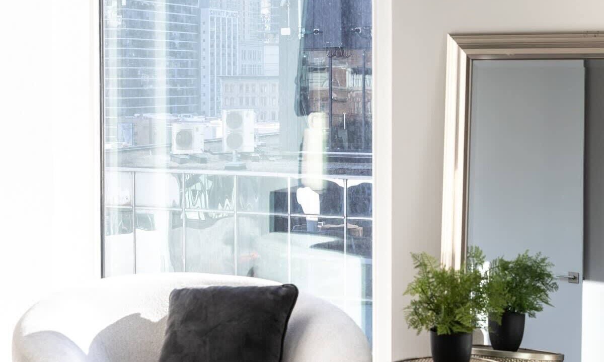 Photo of Livingroom in Near North Side