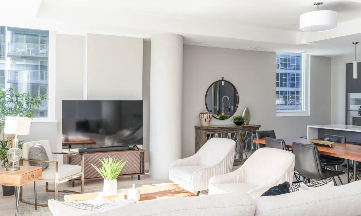 Photo of Livingroom in Near North Side