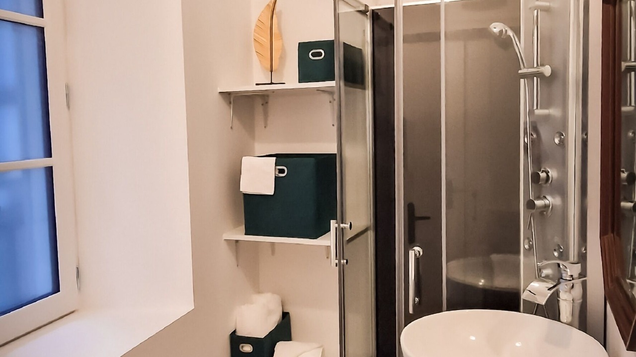 Photo of Bathroom in Villefranche-de-Rouergue