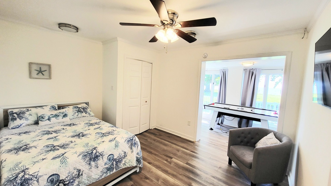 Photo of Bedroom in Point Lookout