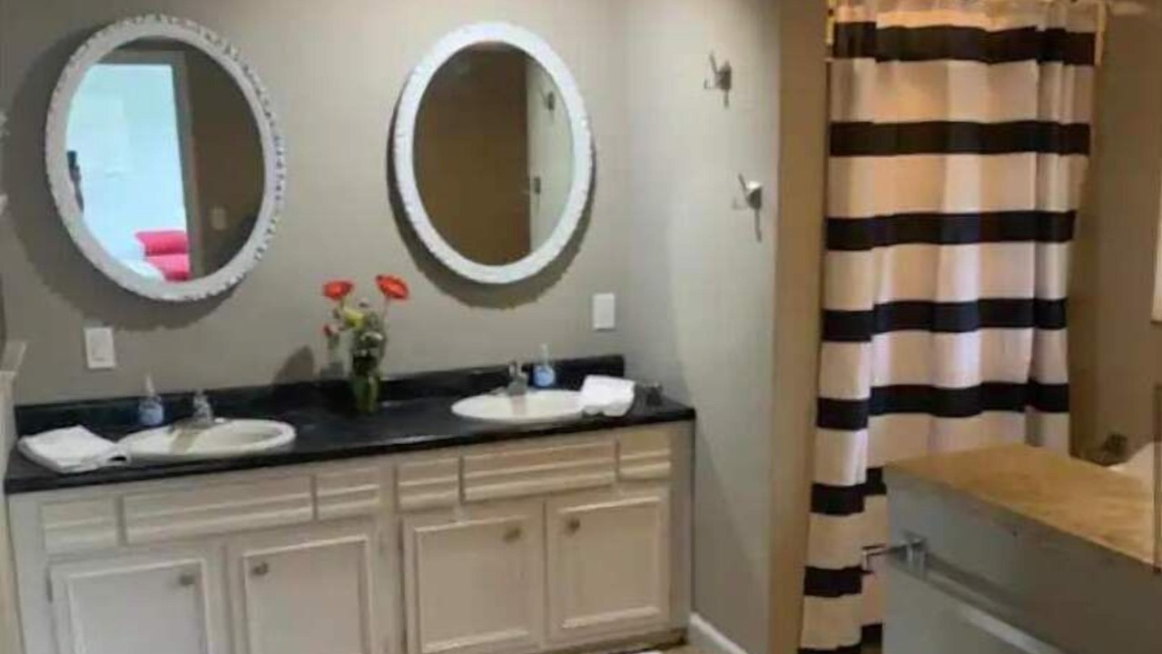 Photo of Bathroom in Marshland