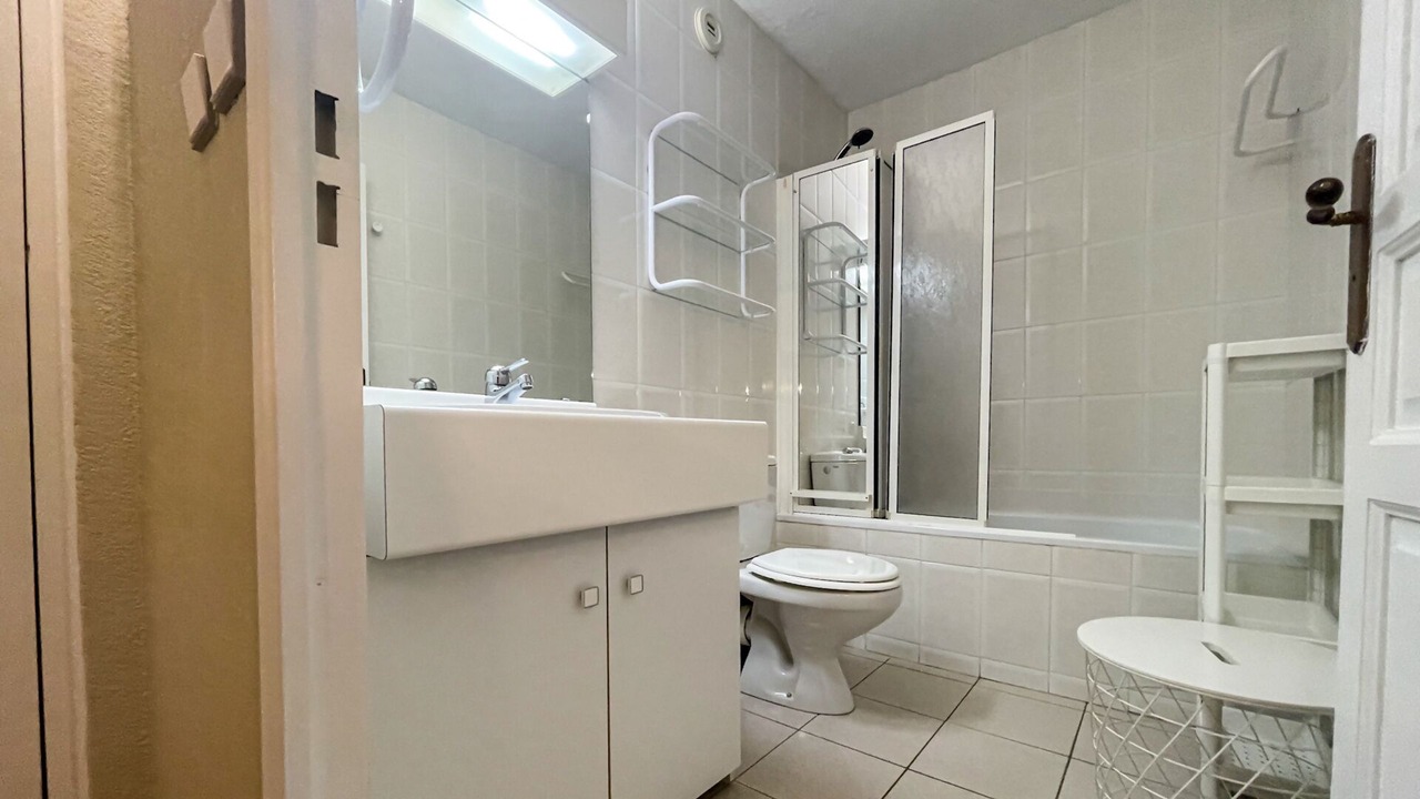 Photo of Bathroom in Enveitg