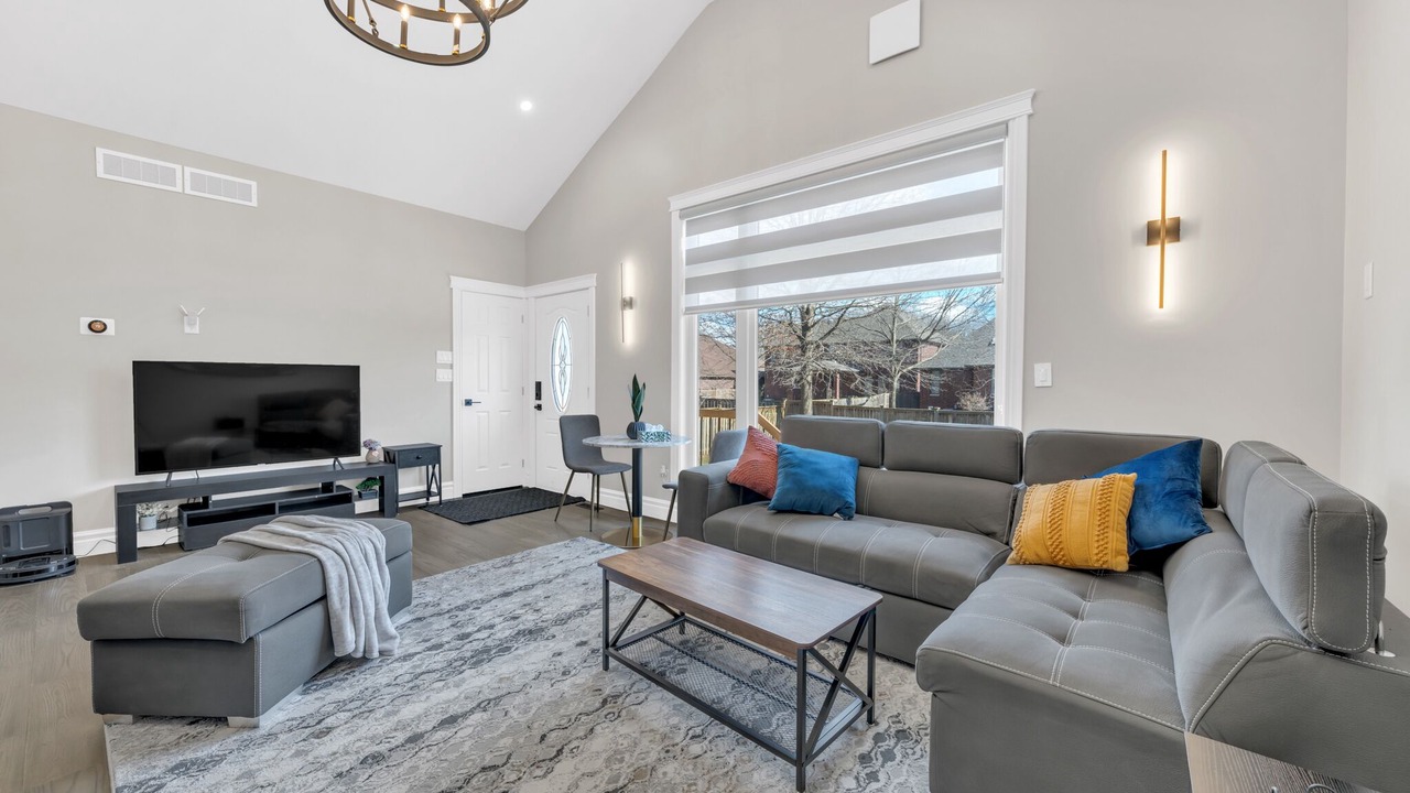 Photo of Livingroom in LaSalle