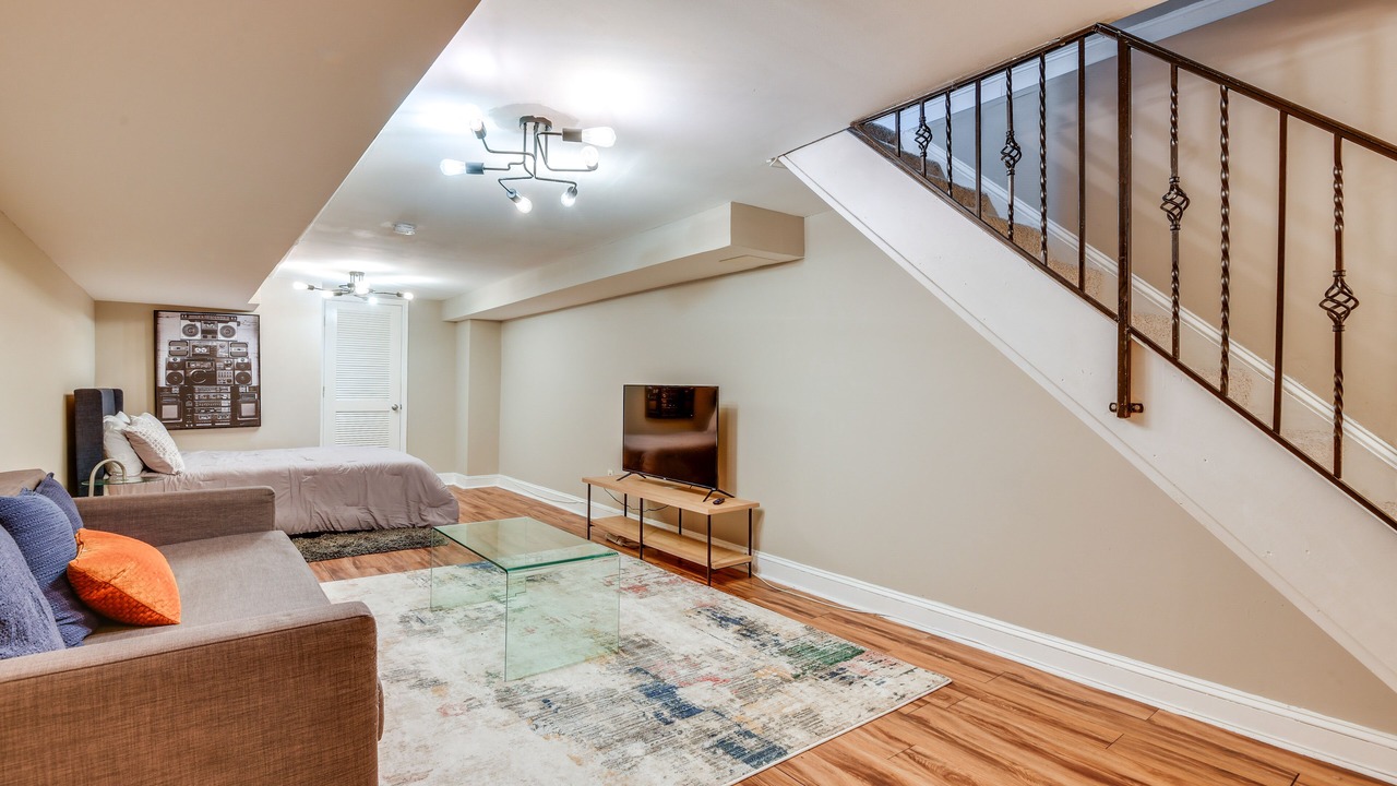 Photo of Others in Downtown Baltimore