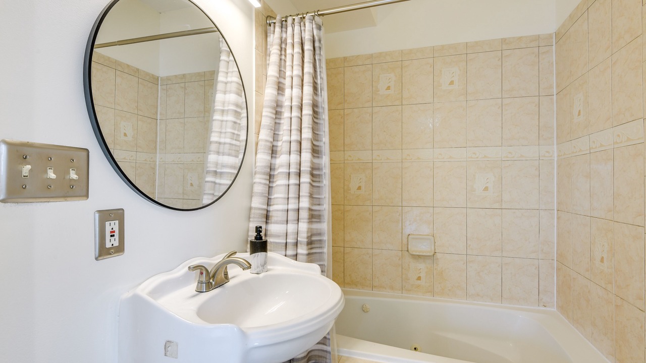 Photo of Bathroom in Downtown Baltimore