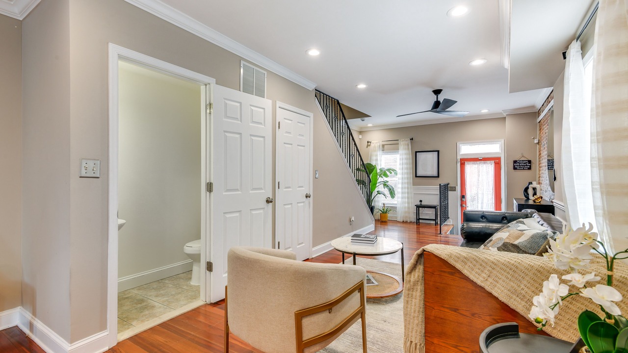 Photo of Livingroom in Downtown Baltimore