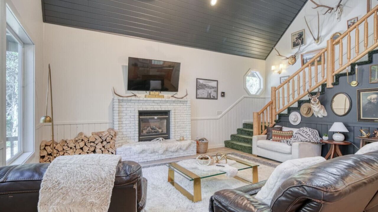 Photo of Livingroom in Island Park