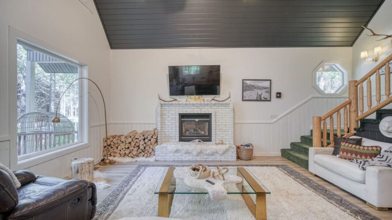 Photo of Livingroom in Island Park